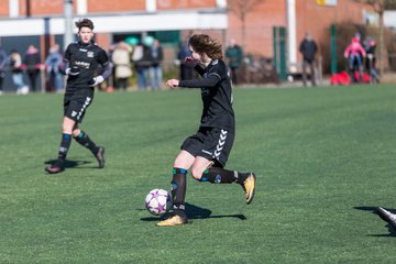 Bild 236 - B-Juniorinnen Halbfinale SVHU - Holstein Kiel : Ergebnis: 3:0